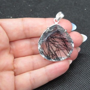 Colgante cuarzo turmalinado y plata