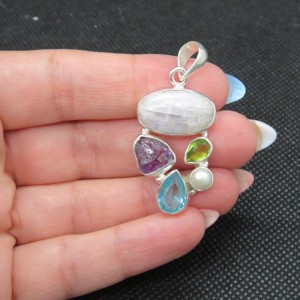 Colgante piedra luna y piedras semipreciosas