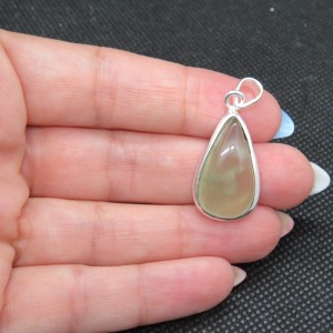 Colgante prehnita y plata