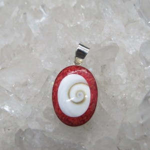 Colgante coral, ojo de shiva y plata