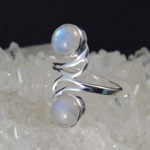 Anillo piedra luna y plata