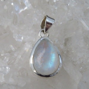 Colgante piedra luna y plata