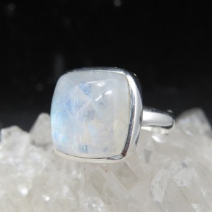 Anillo piedra luna y plata