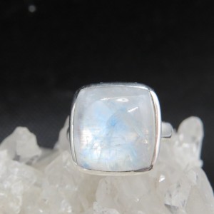Anillo piedra luna y plata