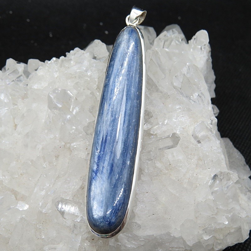 Colgante cianita y plata