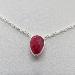 Collar joyería en plata de rubí