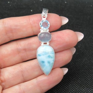 Colgante larimar, aguamarina, topacio y plata