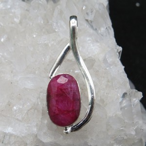 Colgante rubí y plata