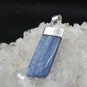 Colgante cianita y plata