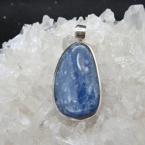 Colgante cianita y plata