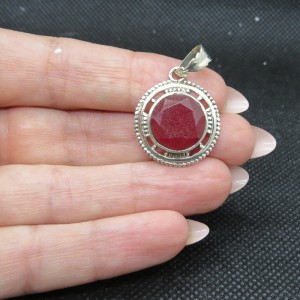 Colgante rubí y plata
