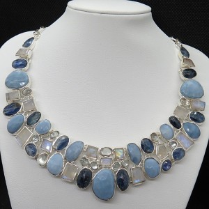 Collar joyería en plata calcedonia, cianita, piedra luna y topacio