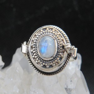 Anillo cofre de los deseos piedra luna y plata