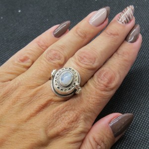 Anillo cofre de los deseos piedra luna y plata