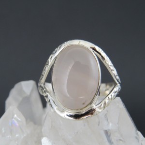 Anillo cuarzo rosa y plata