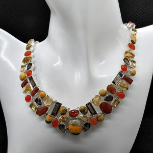 Collar joyería en plata de Jaspe abejorro y varias piedras semipreciosas