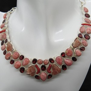 Collar joyería en plata, rodocrosita, granate y coral