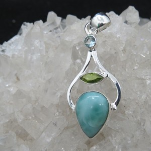 Colgante larimar, topacio, olivino y plata