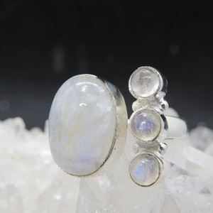 Anillo piedra luna y plata