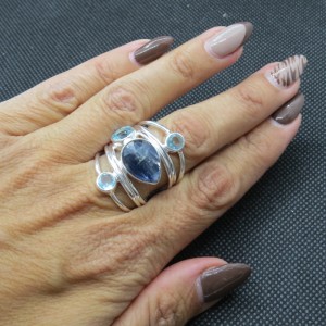 Anillo cianita, topacio y plata