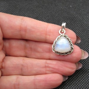Colgante piedra luna y plata