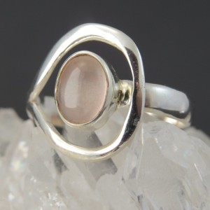 Anillo cuarzo rosa y plata