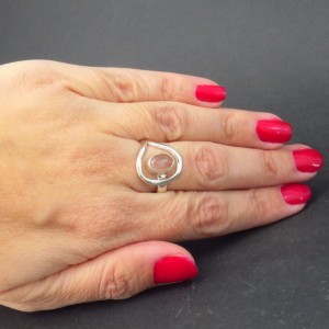Anillo cuarzo rosa y plata
