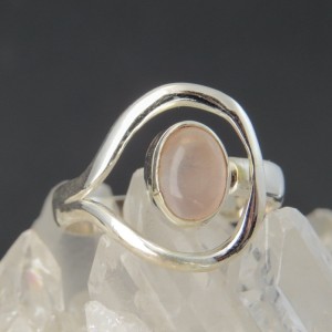 Anillo cuarzo rosa y plata