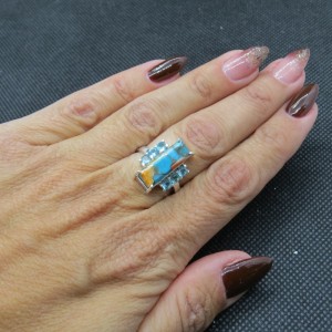 Anillo nácar con turquesa cobre y topacios y plata