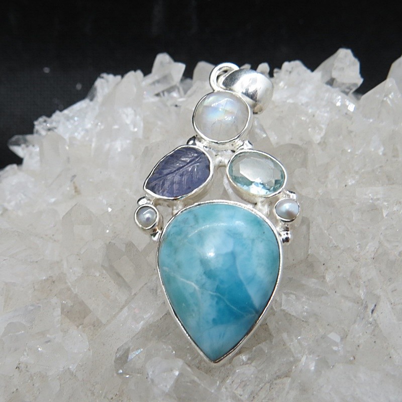Colgante larimar con piedras semipreciosas y plata