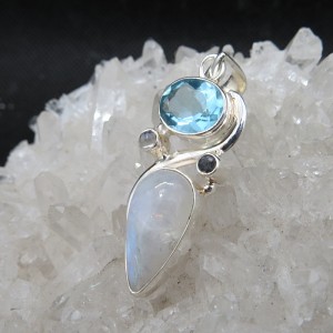 Colgante piedra luna, topacio y plata