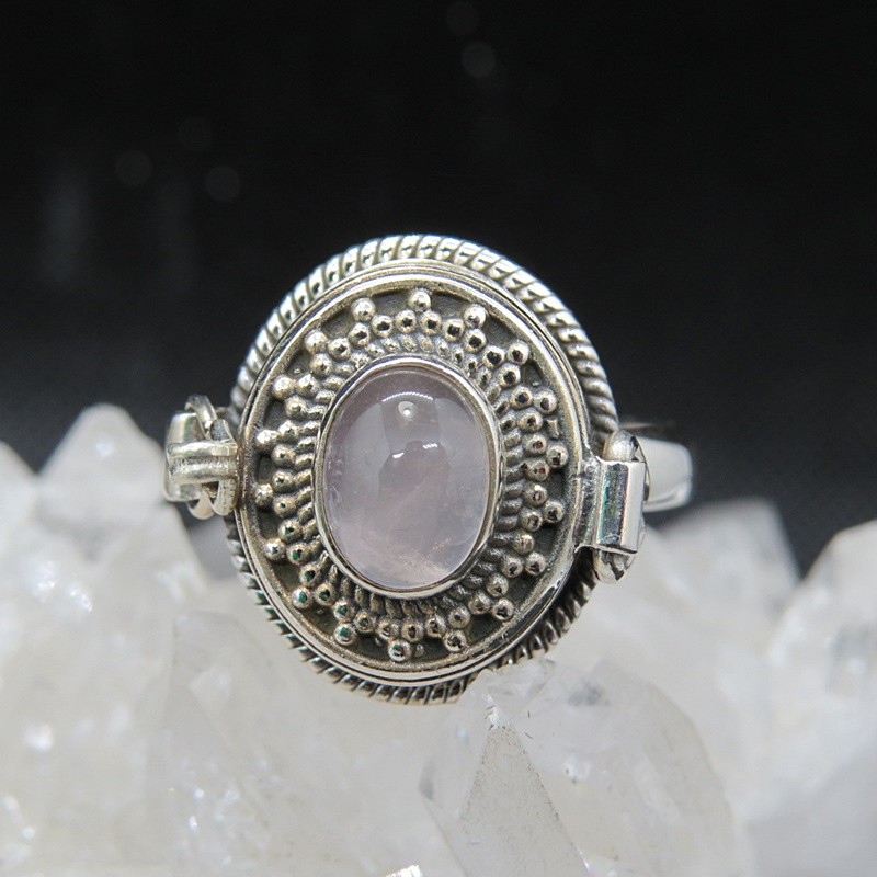 Anillo cofre de los deseos cuarzo rosa y plata