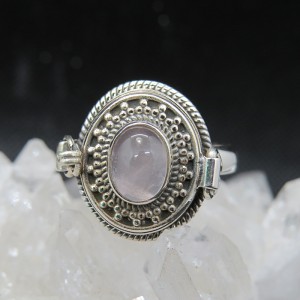 Anillo cofre de los deseos cuarzo rosa y plata