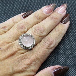 Anillo cuarzo rosa y plata