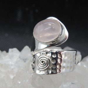 Anillo cuarzo rosa y plata