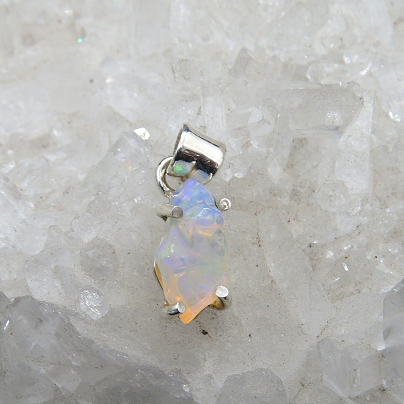 Colgante ópalo blanco y plata