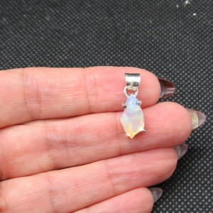 Colgante ópalo blanco y plata