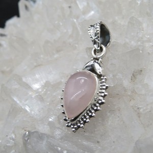Colgante cuarzo rosa y plata