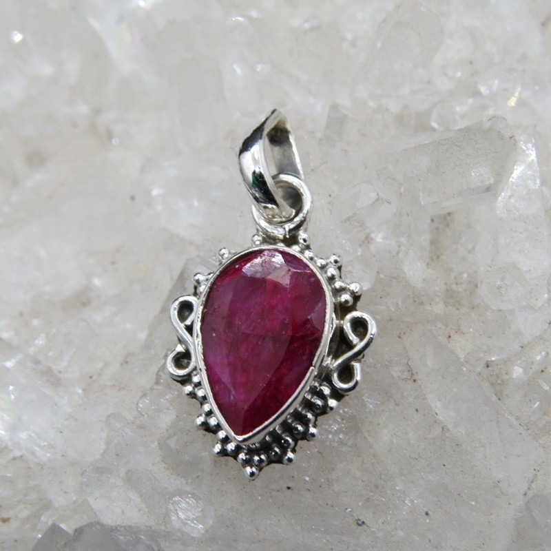 Colgante rubí y plata