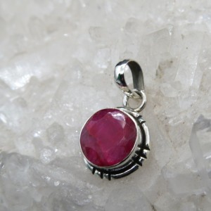 Colgante rubí y plata