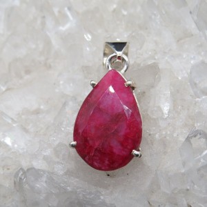 Colgante rubí y plata