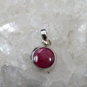 Colgante rubí y plata