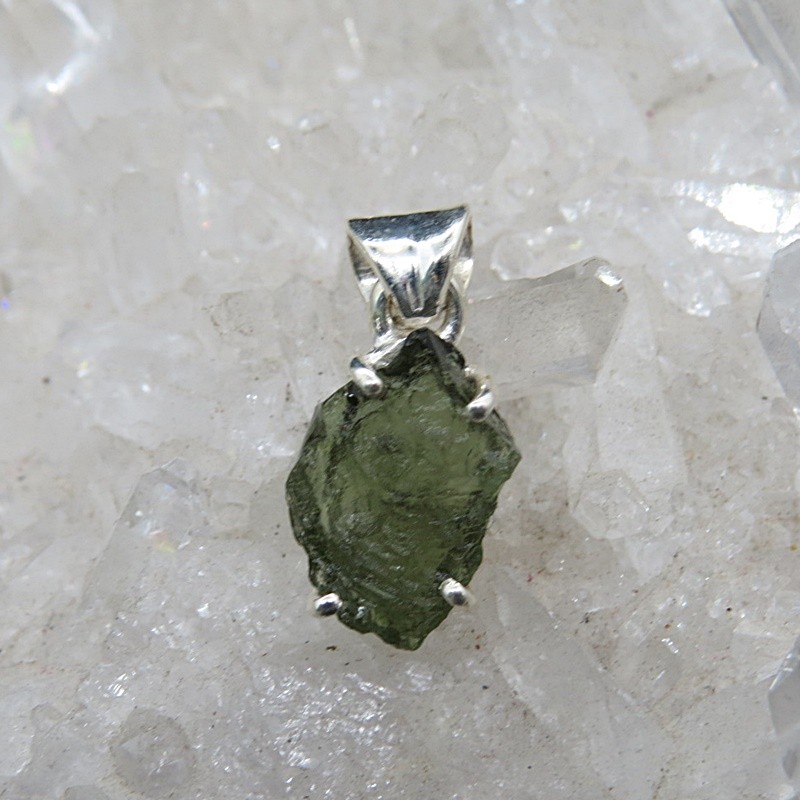 Colgante moldavita y plata