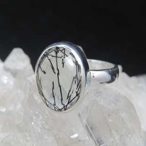 Anillo cuarzo turmalinado y plata