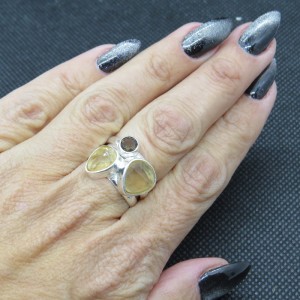 Anillo cuarzo citrino, cuarzo ahumado y plata