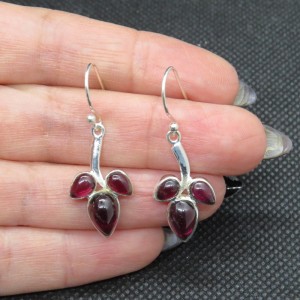 Pendientes granate y plata