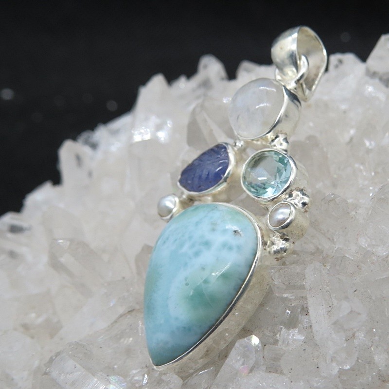 Colgante larimar con piedras semipreciosas y plata