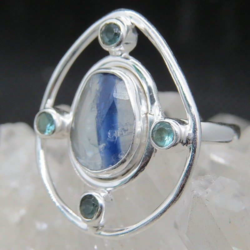 Anillo cianita, topacio y plata