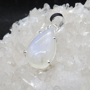 Colgante piedra luna y plata