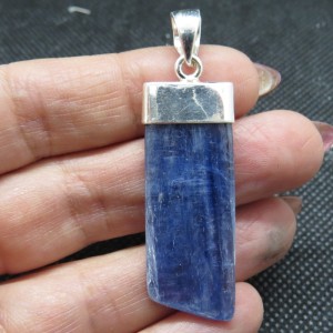 Colgante cianita y plata